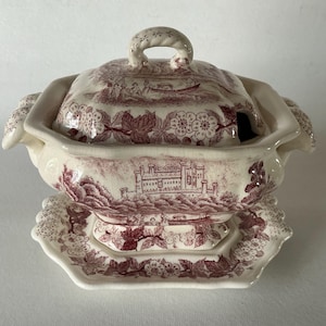 Antique Red Transferware Bedford Sauce TUREEN w/ Lid & Under Plate Castle People like Mason's Vista Please READ