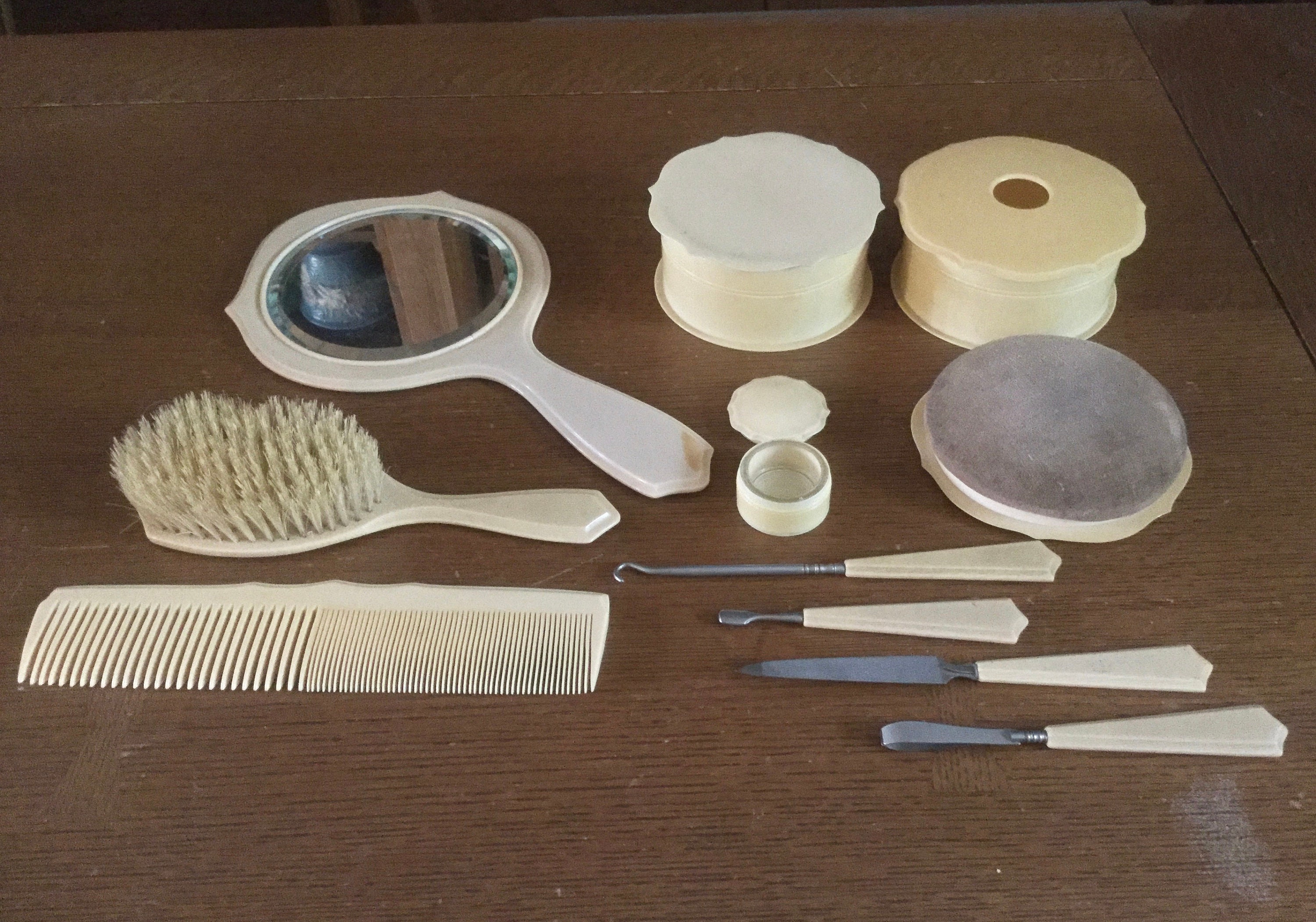 Brush And Comb Vanity Set