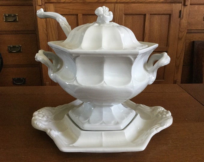 RED CLIFF Ironstone HEIRLOOM Pattern Soup Tureen W/ Ladle & Underplate