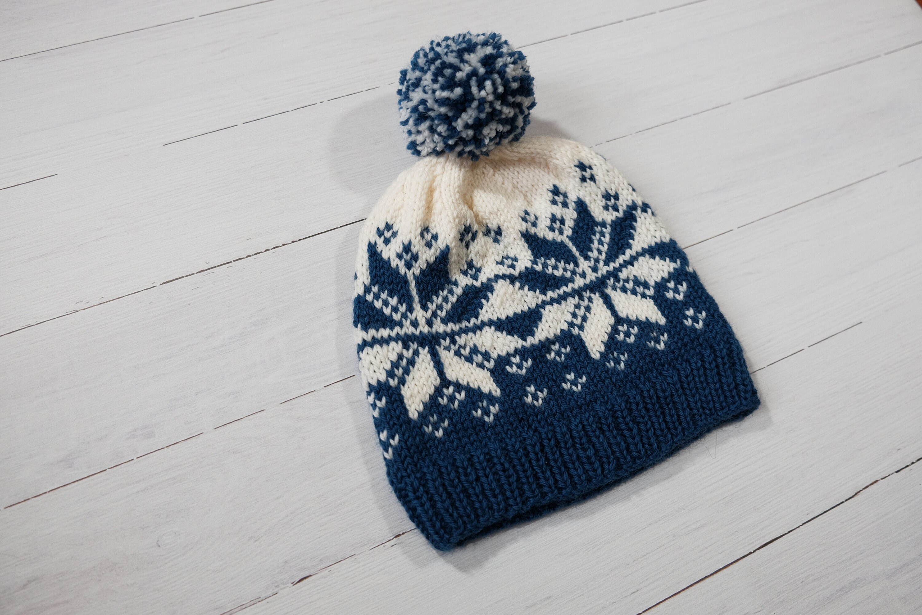 【LOTSYOU】Snowflake Knit Hat White il_fullxfull.4565925976_lj61.jpg