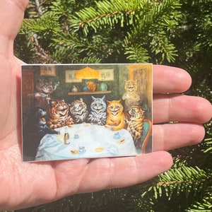 Adesivi per gatti Louis Wain Fine Art, adesivi in vinile divertenti con gatti tabby Louis Wain, adesivi artistici con gatti tabby robusti, adesivi per gatti Louis Wain Poker Night