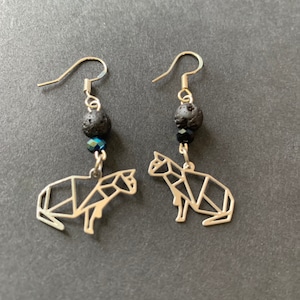 Origami kosmische Katze Ohrringe, Silber Katze Ohrhänger, zierliche Katzen Schmuck, Galaxie Katze Ohrringe, verrückte Katzen Dame Geschenk, minimalistische Katzen Ohrringe