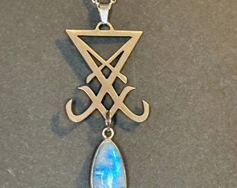 Collar Lucifer de Piedra Lunar Plateada: Colgante con Símbolo Satánico