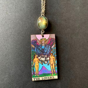 Colar de tarô dos amantes, pingente de bruxa, presente de joias curiosas, pingente de carta de tarô, colar de carta de adivinhação dos amantes, presente de joias de tarô