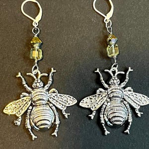 Sweet Honeybee Earrings, bumbleBee Jewelry, silver bee statement earrings, bee keeper jewelry gift, queen bee jewelry, naturecore earrings