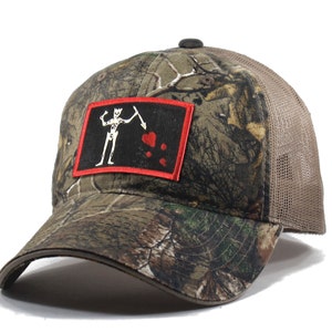 Homeland Tees Blackbeard Pirate Flag Realtree Camo Trucker Hat Men&#39;s Cap