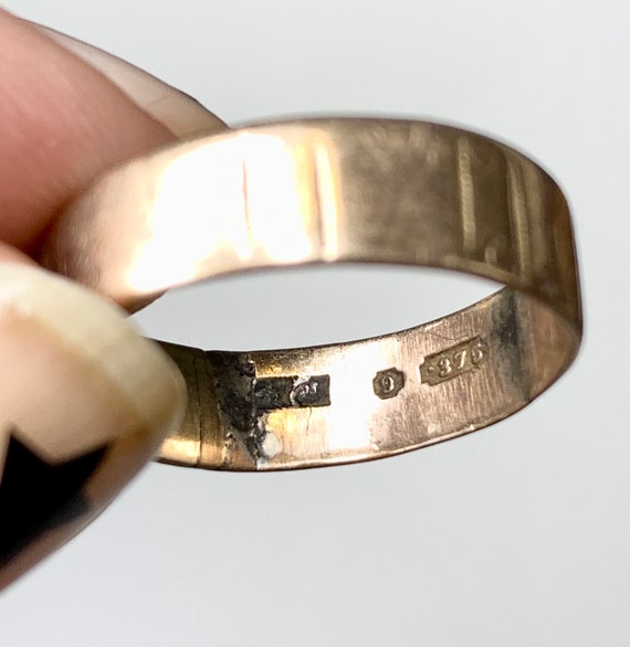 Victorian 9k Gold Wedding Ring, Engraved Gold Ban… - image 5