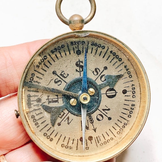 Vintage brass compass top - Gem