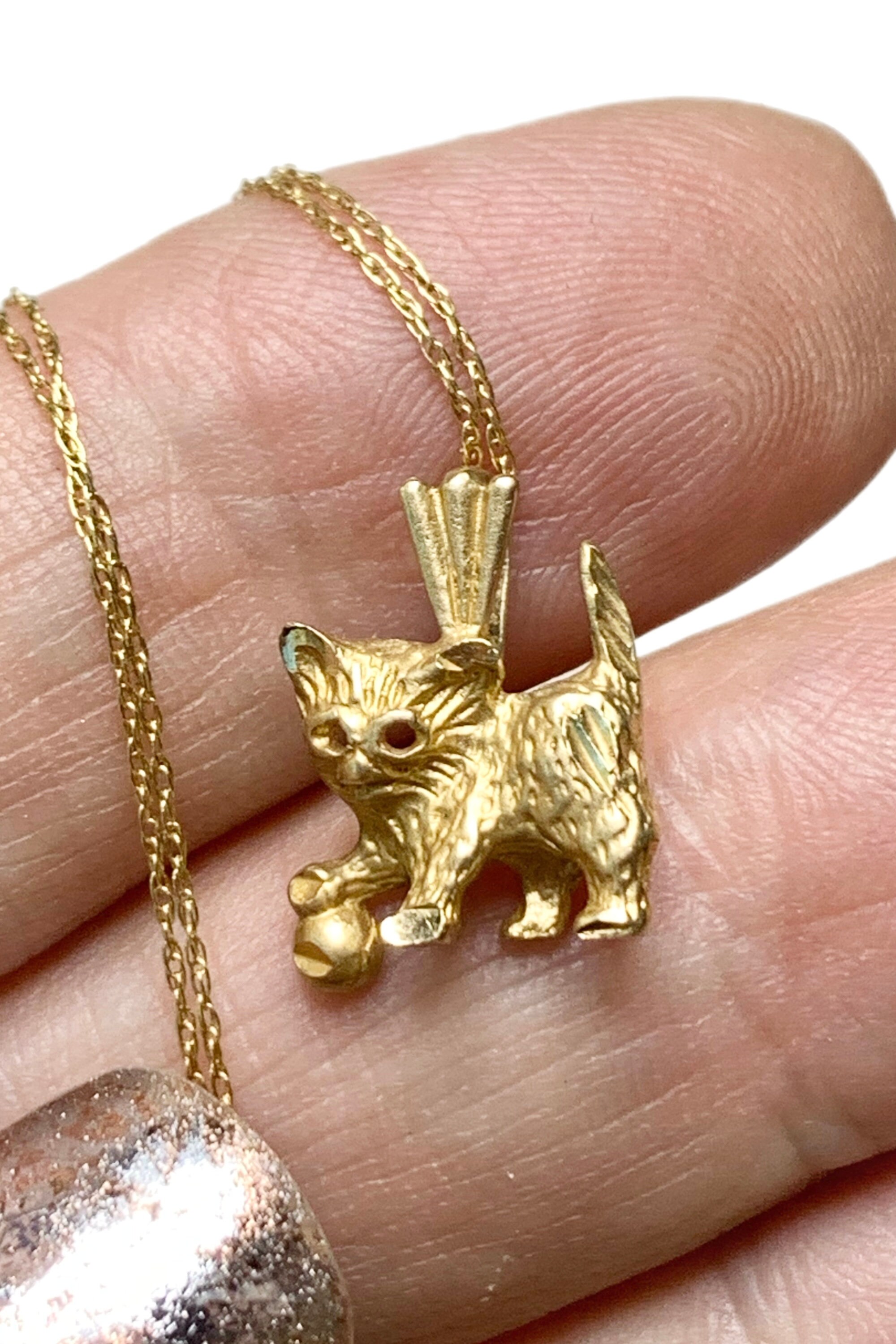 Cat pendant gold outlet