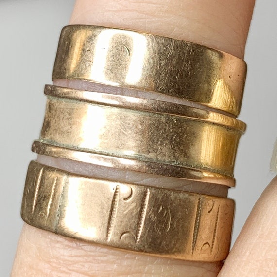 Victorian 9k Gold Wedding Ring, Engraved Gold Ban… - image 6