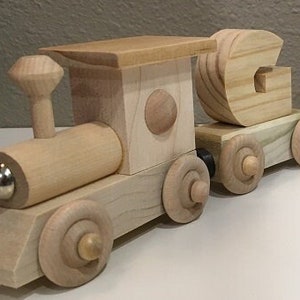 5 CAR PERSONALIZED Natural Wood Toy Train