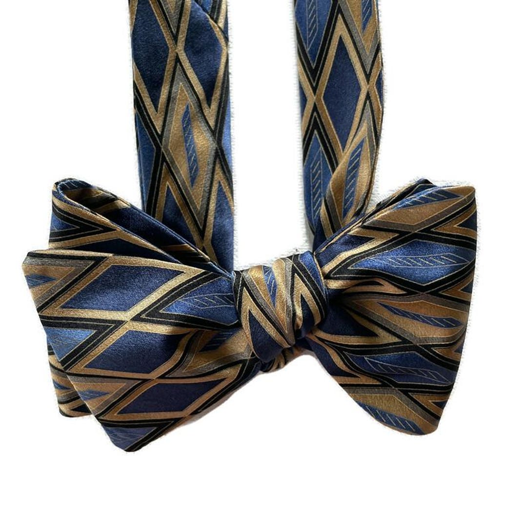 airplane bow tie