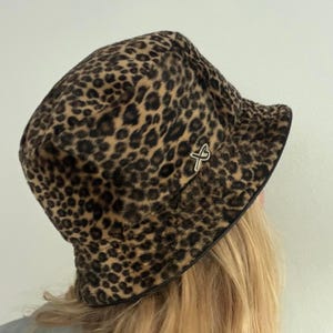 90s Leopard Bucket Hat - Etsy display picture 1