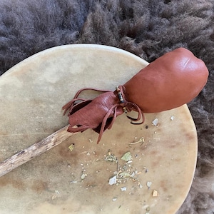 Baqueta de whisky, mazo de tambor, baqueta chamánica, baqueta de ceremonia, tambor de mano, baqueta