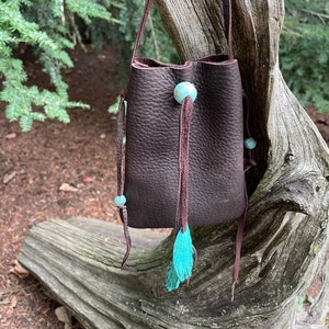 Bolsa grande de cuero para medicinas, bolsa de alce marrón, bolsa de cuero para medicinas, bolsa de recuerdo, collar de cuero, bolsa de ofrenda