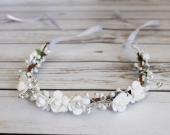 Handcrafted Small White Rose Flower Girl Crown, Pearl Bridal Tiara, Floral Wedding Hair Wreath, Crystal Headband, Vintage First Communion