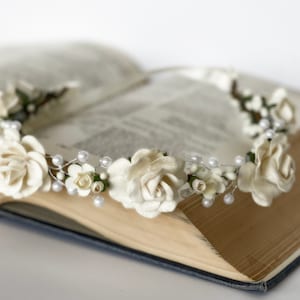 Handcrafted Ivory Wedding Flower Crown, Pearl Bridal Hair Accessories, Small Floral Wreath, First Communion Headband, Flower Girl Halo