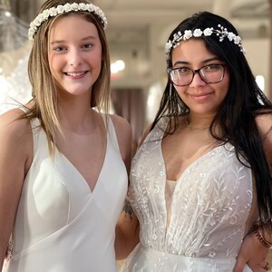 Handcrafted Small White Rose Flower Girl Crown, Pearl Bridal Tiara, Floral Wedding Hair Wreath, Crystal Headband, Vintage First Communion image 3