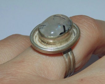 Vintage .925 Sterling Silver Quartz Ring - Size 8