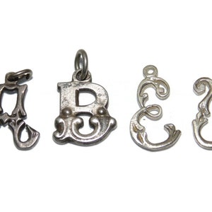 925 se vende por separado Vintage Estate Sterling Silver Small Pendants Charms Monogram Letters A B E U Joyería Joyería Regalo para ella él Argent