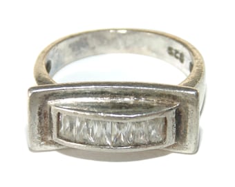 Vintage Modernist Sterling Silver Cubic Zirconia Ring - US Size 7