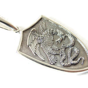 Pendentif bouclier en argent sterling : Saint Georges, aigle et serpent - Biker Rocker Jewelry