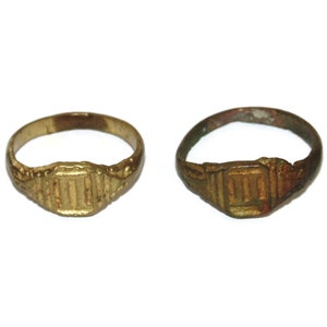 Se vende por separado Anillo de sello de latón para hombre Antiguo Vintage Estate Tono dorado Letra cirílica B Ц Hallazgo poco común Joyas para él
