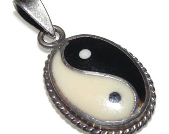 925 Yin Yang Pendant Sterling Silver Vintage Estate Black White Tao Jewelry Argent Jewellery Gift for Her Him