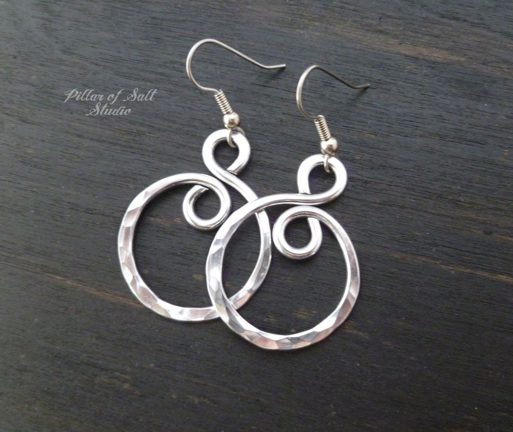 Hammered aluminum earrings - wire wrapped jewelry handmade - aluminum…