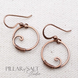 Small Copper circle hoop earrings - copper jewelry - wire jewelry - wire wrapped earrings handmade - earthy rustic - solid copper earrings