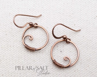 Small Copper circle hoop earrings - copper jewelry - wire jewelry - wire wrapped earrings handmade - earthy rustic - solid copper earrings