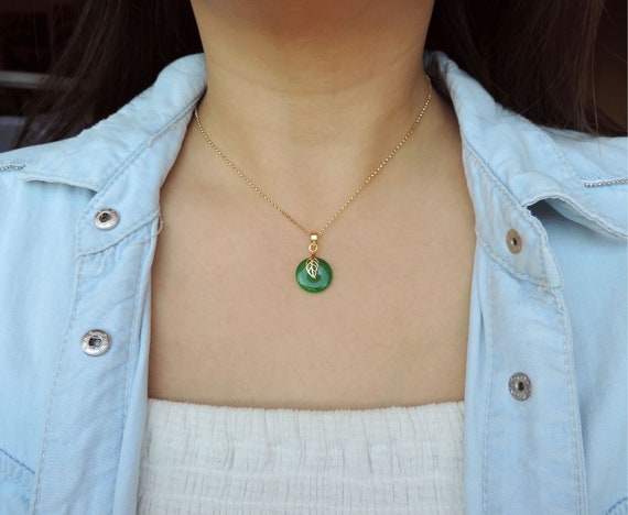Jade necklace circle deals