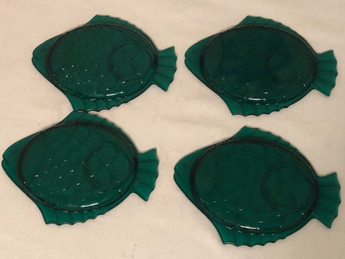 Vintage Glass Fish Plates Set of Four Retro Green Fish Shaped Etsy