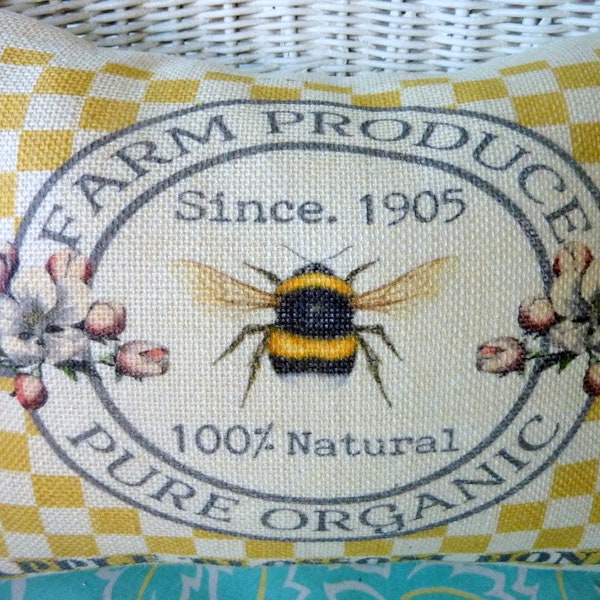 Bee Pillow Cover, Burlap Pillow cover, Honey Bee pillows, Farmhouse pillow cover