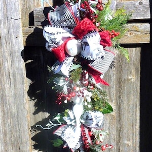 Roter und schwarzer Weihnachtstürschmuck, Weihnachtstürdekoration, D Stevens Band