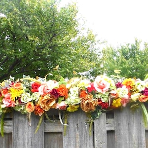 Adornos para arco de boda de otoño: rosas de seda, peonías, hortensias, plumas de cola de zorro y faisán