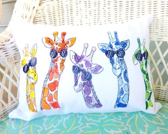 Giraffe Kissenbezug: Besticktes Wildkissen mit bunten Tiermotiven