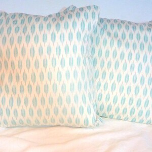 Funda de almohada Ikat turquesa y gris topo, fundas de almohada costeras