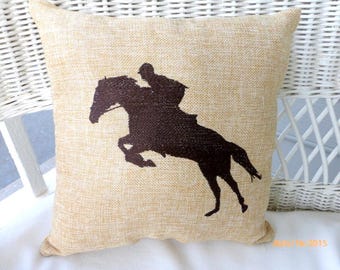 Geborduurde kussensloop ruiter, donkerbruin ruiter en paard