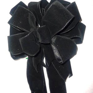 Schwarzer Samtkranz Schleife