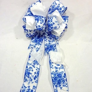 Blue and White Toile wreath bow