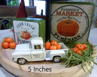 Farmhouse Truck, Metal truck decor