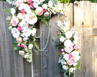 2-delige set hoekslinger bruiloft – fuchsia, blush en witte bloemen met parelslinger