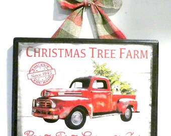 Red Truck Christmas Tree Farm Sign: Vintage Pickup, Yellow Lab