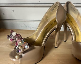 bejeweled womens pumps size 7.5