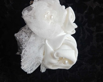 Light Ivory Floral Rosettes Bridal Wedding Hair Comb Lace Crepe Pearls