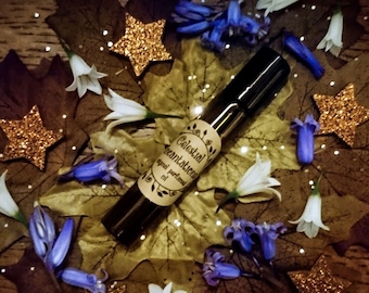 Aceite perfumado original Celestial Incantations - Colección Primavera/Verano, Roll-On - Mezcla de aceites veganos con lavanda, salvia esclarea y cedro