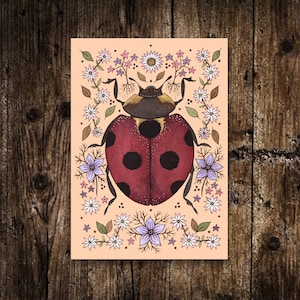 Mini A6 Spring Ladybug Print - Petite illustration d'oiseau de dame de pêche de printemps d'été - Impression de carte postale de jardin Cottagecore - Décor floral mignon d'insecte