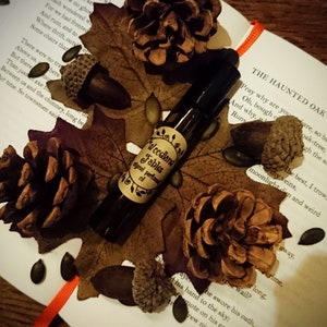 Woodland Fables Original Perfumed Oil - Autumn Winter Cosy Forest Library Roll On Fragrance - Old Books And Ancient Woods Vegan Oil Blend