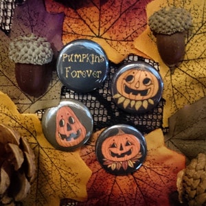 Zestaw odznak Pumpkins Forever - zestaw 4 odznak z motywem głowy dyni na Halloween 25 mm 1" - Pumpkin Child - Pumpkin Mom - Pumpkin Pops Badges